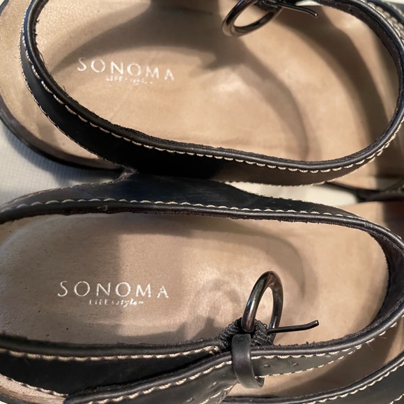 Sandals - Picture 4 of 4